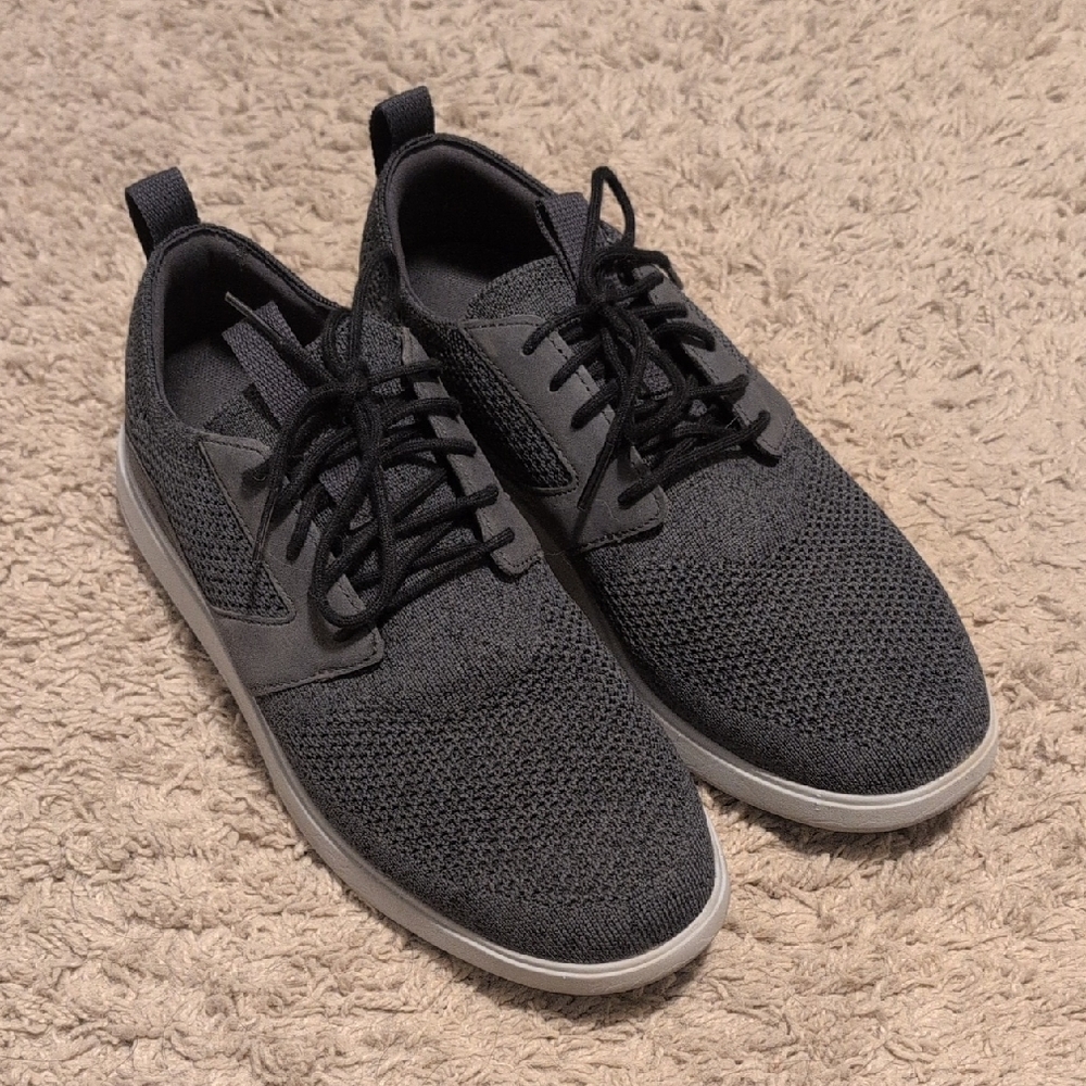 Men's Black Athletic Shoes